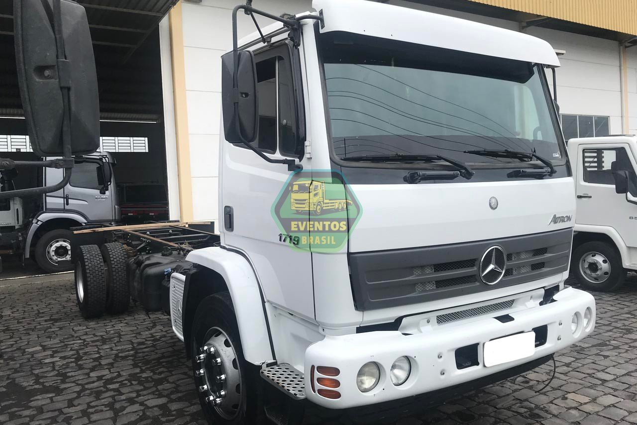 MERCEDES BENZ MB1719 2013